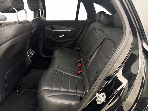 Mercedes-Benz GLC300 e 13 of 28