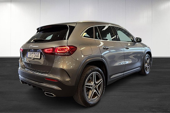 Mercedes-Benz GLA250 e 7 of 22