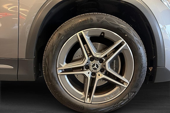 Mercedes-Benz GLA250 e 8 of 22