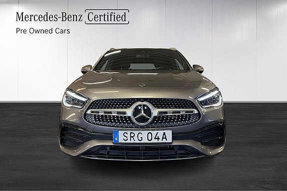 Mercedes-Benz GLA250 e 2 of 22