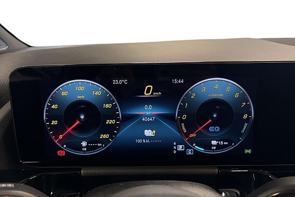 Mercedes-Benz GLA250 e 14 of 22