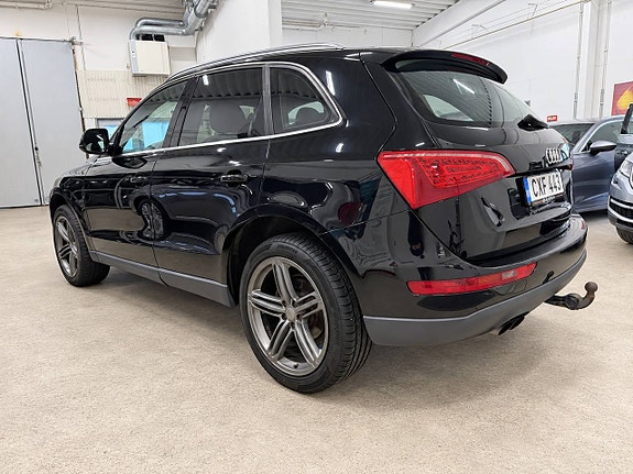 Audi Q5 2 of 12