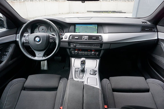 BMW 525d 2 of 30
