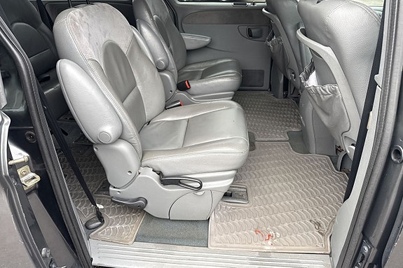 Chrysler Grand Voyager 10 of 13
