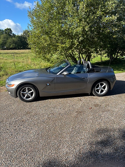 BMW Z4 2 of 10