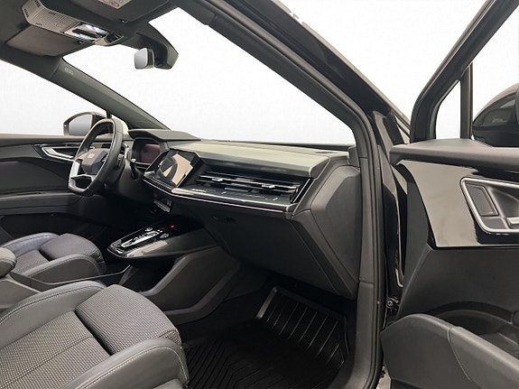 Audi Q4 e-tron 25 of 30