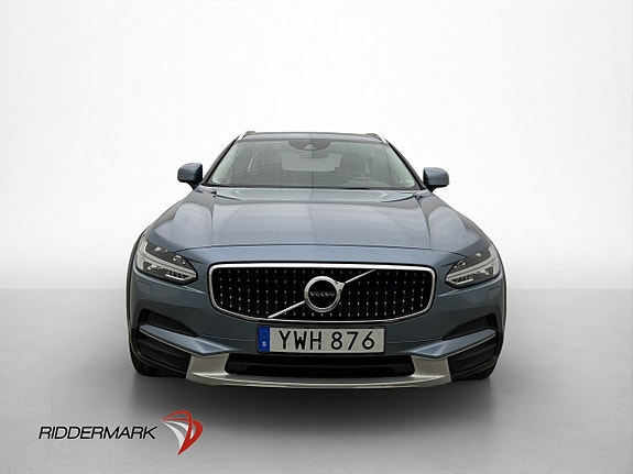 Volvo V90 Cross Country 2 of 30