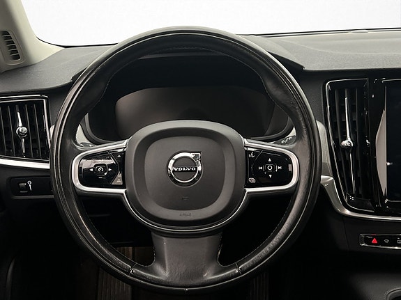 Volvo V90 Cross Country 14 of 30
