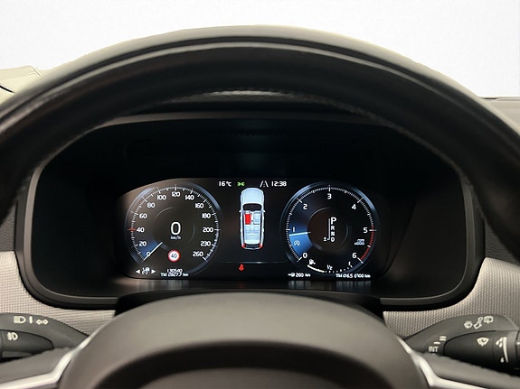 Volvo V90 Cross Country 19 of 30