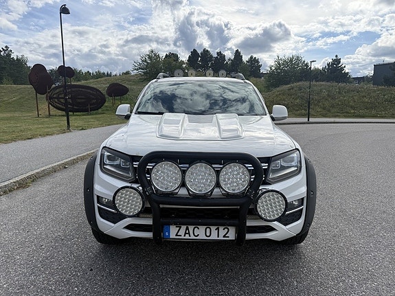 Volkswagen Amarok 6 of 9