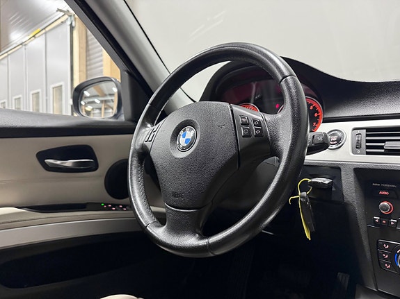 BMW 325i 20 of 26