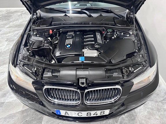 BMW 325i 13 of 26