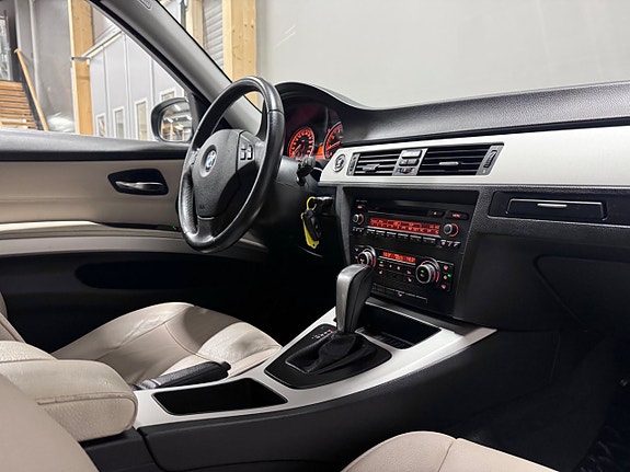 BMW 325i 21 of 26