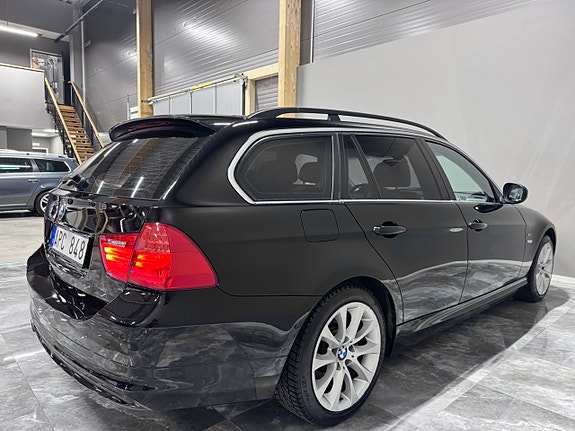 BMW 325i 9 of 26