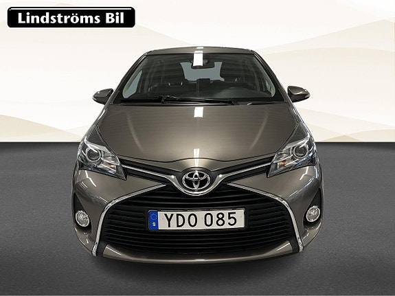 Toyota Yaris 8 of 18