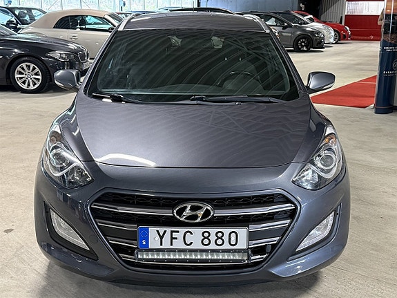 Hyundai i30 2 of 10