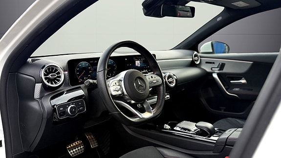 Mercedes-Benz A200 13 of 28