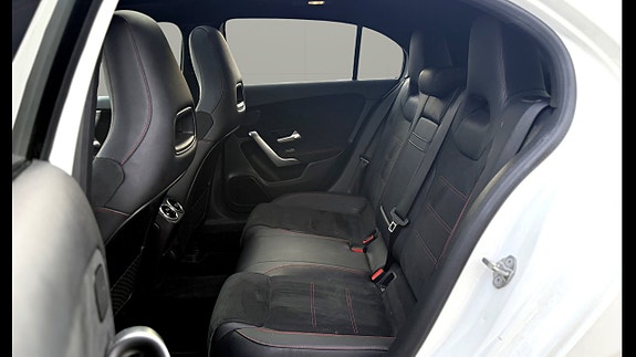 Mercedes-Benz A200 23 of 28