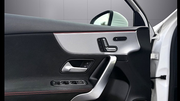 Mercedes-Benz A200 18 of 28