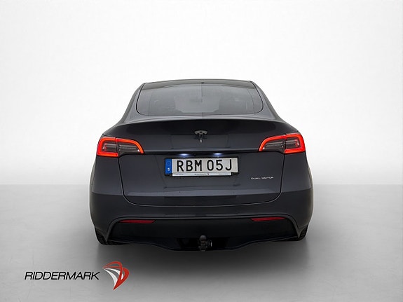 Tesla Model Y 8 of 30