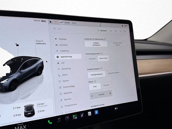 Tesla Model Y 24 of 30