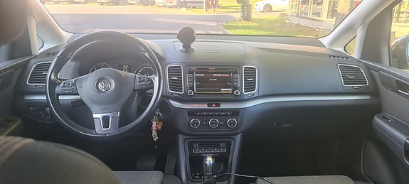 Volkswagen Sharan 3 of 4