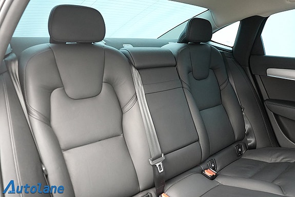 Volvo S90 26 of 30