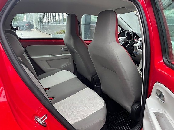 Volkswagen UP! 26 of 27
