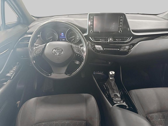 Toyota C-HR 12 of 18