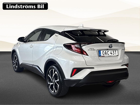 Toyota C-HR 4 of 18
