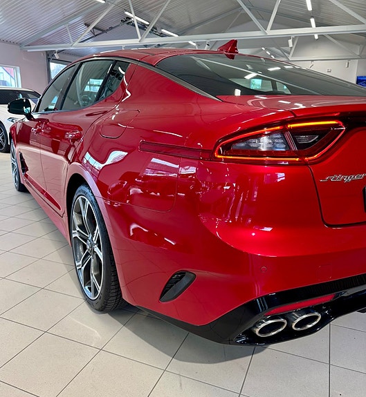 Kia Stinger 3 of 28