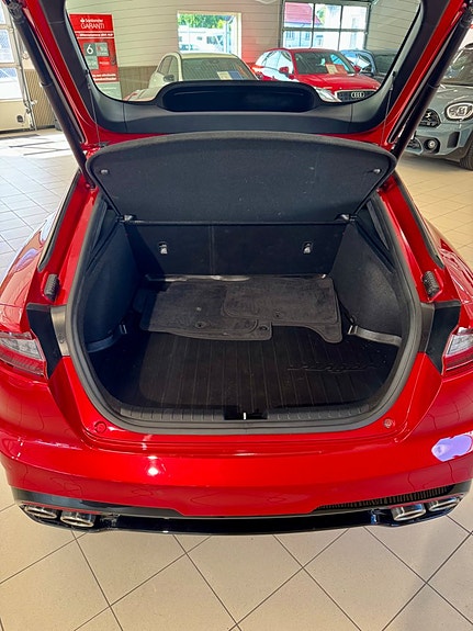 Kia Stinger 23 of 28