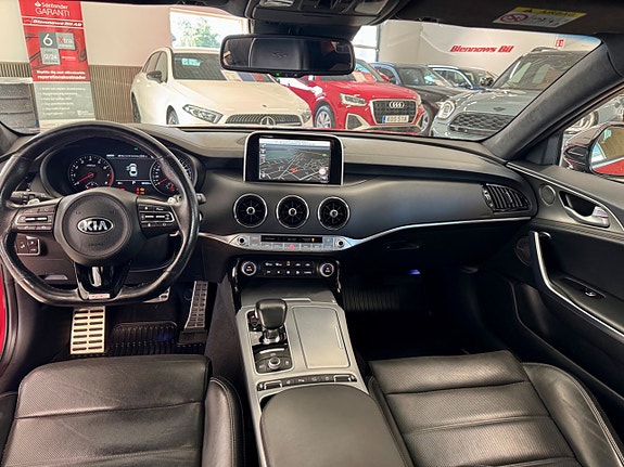 Kia Stinger 9 of 28