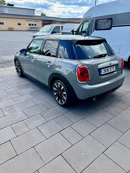 MINI Cooper 2 of 10
