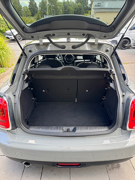 MINI Cooper 8 of 10