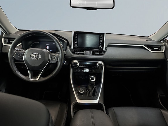 Toyota RAV4 8 of 23