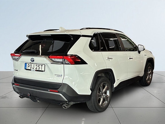 Toyota RAV4 6 of 23