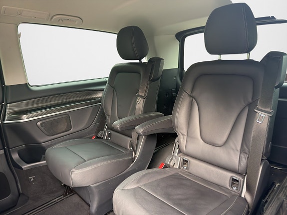 Mercedes-Benz V300 14 of 18