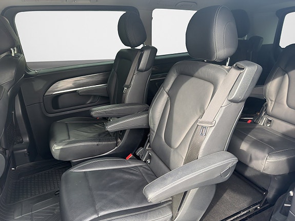 Mercedes-Benz V300 13 of 18