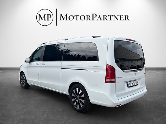 Mercedes-Benz V300 5 of 18