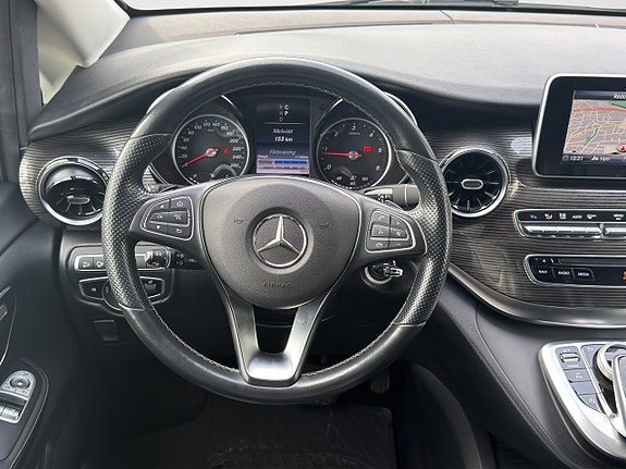 Mercedes-Benz V300 10 of 18