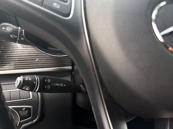 Mercedes-Benz V300 15 of 18