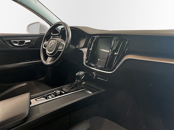 Volvo V60 Cross Country 9 of 10