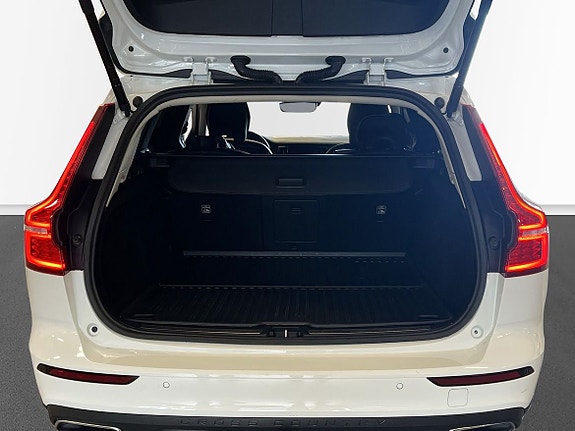 Volvo V60 Cross Country 6 of 10