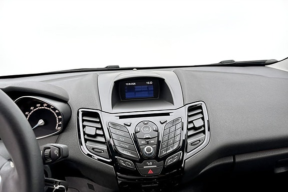 Ford Fiesta 9 of 12