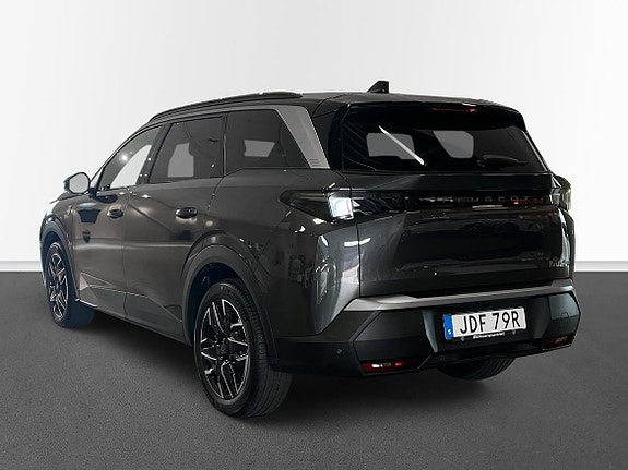 Peugeot 5008 2 of 10