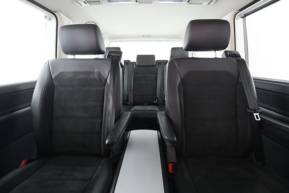 Volkswagen Multivan 16 of 30