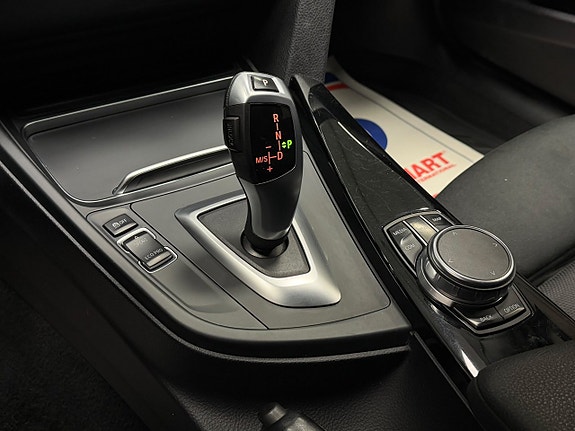 BMW 318d 14 of 21
