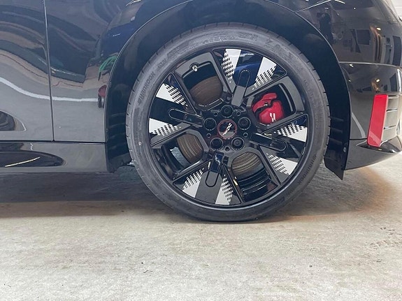 MINI John Cooper Works 13 of 15