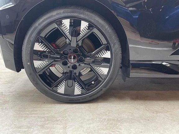 MINI John Cooper Works 12 of 15